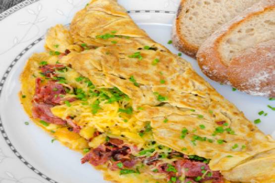  MEAT LOVERS OMELETTE