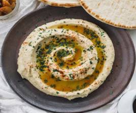 Plain Hummus with bread & olive oil